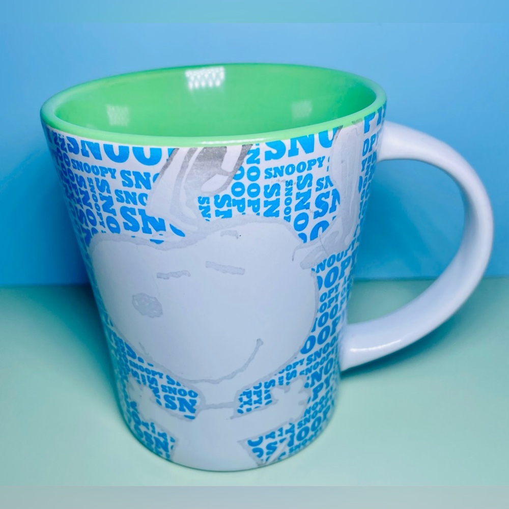 Peanuts Snoopy Mug Blue White Snoopy Graphics‎ Inside Green